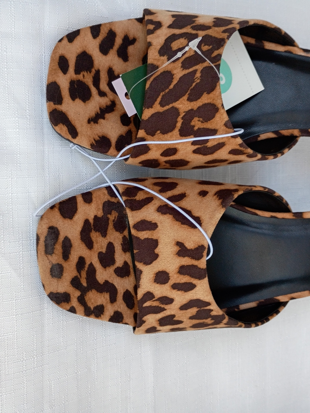 Wild Fable Leopard-Print Small Heel Sandals in Tan and Brown Size 8.5 - Picture 8 of 8